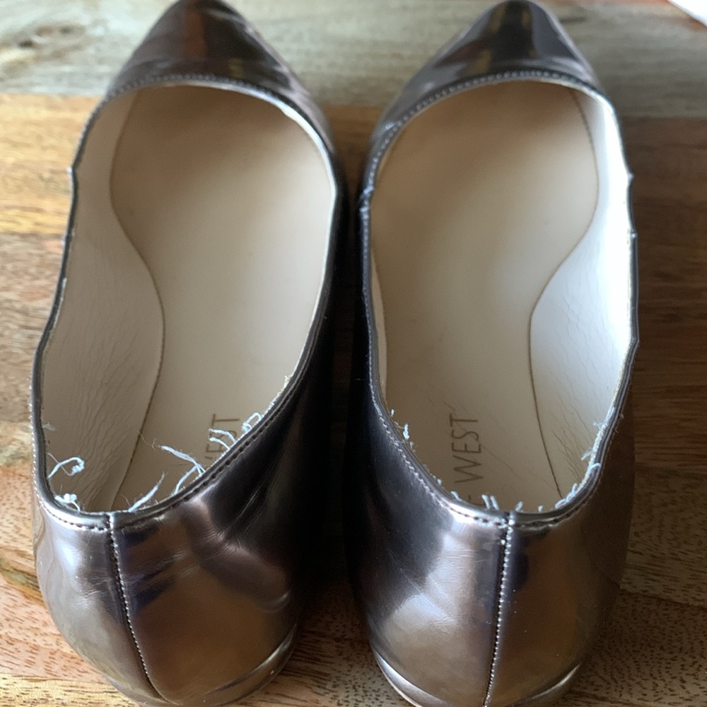 Nine West silver pointed flats 6 6M - Picture 9 of 14